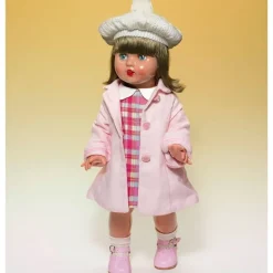 Poupée Mariquita Pérez 50 cm - Robe à carreaux avec manteau rose