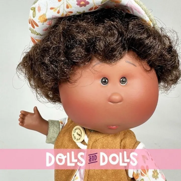 Poupée Nines d'Onil 23 cm - Little Mio brunette avec ensemble imprimé naturel