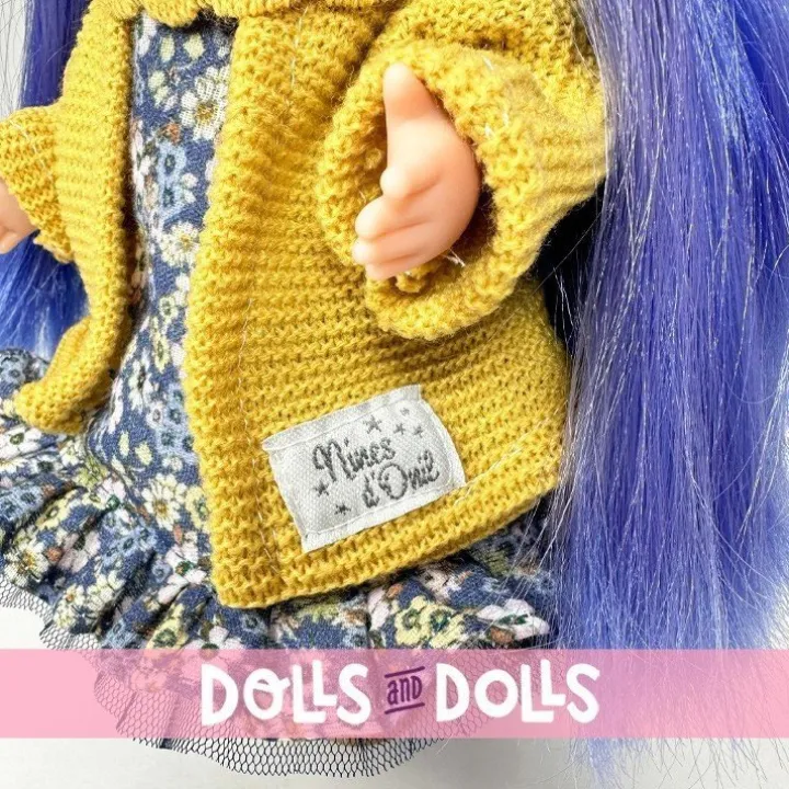 Poupée Nines d'Onil 30 cm - Mia aux cheveux bleus et à la tenue jaune