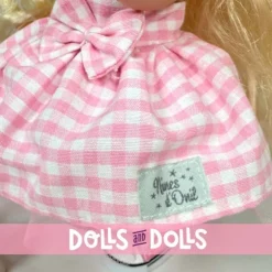 Poupée Nines d'Onil 30 cm - Mia blonde avec robe à carreaux roses et mascotte