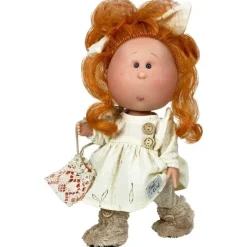 Poupée Nines d'Onil 30 cm - Mia aux cheveux roux dans une robe beige